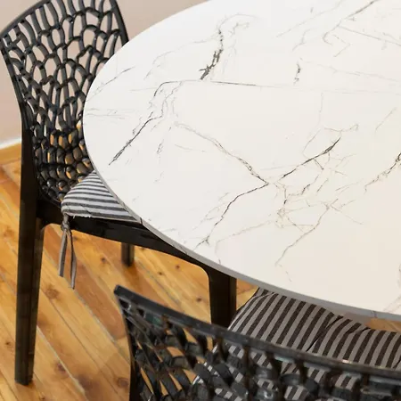 アパート Ototo Stylish Living At Afentouli 2a テッサロニキ